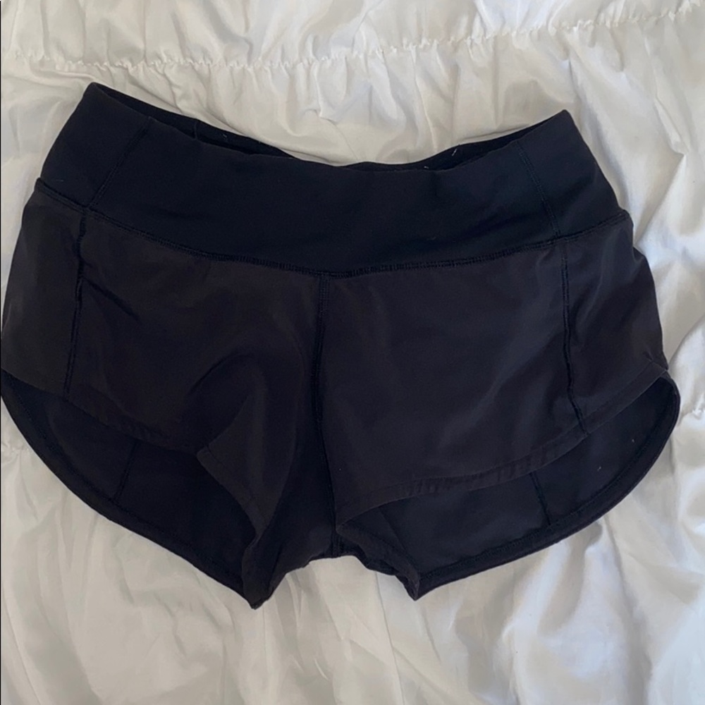LuluLemon speed up shorts 2.5”